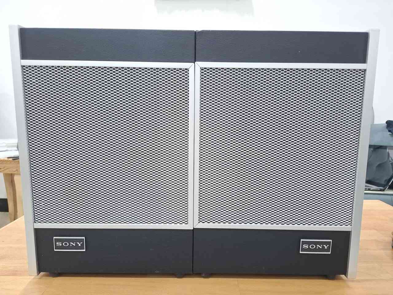 مسجل تيب ياباني ناطق ماركة : SONY TC-540
صناعة : 1969
4 سماعات : 2 داخليات و 2 خارجيات
الواير الاصلي
نظافة ممتازة
السعر نهائي : 350 الف مع التوصيل
السعر نهائي : 350 الف مع التوصيل


**إذا كنت صاحب هذا الإعلان وتريد حذفه لأي سبب، رجاءا أرسل رسالة إلى الدعم الفني**