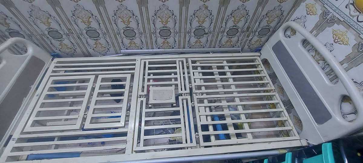 السلام عليكم عدي جربايه ام نفر جديده انضف من الصور جربايه كلش نضيفه و جديده السعر 125وبيهه مجال مكاني بغداد الشعب الجمعيات التواصل علا هاذ الرقم ***********
