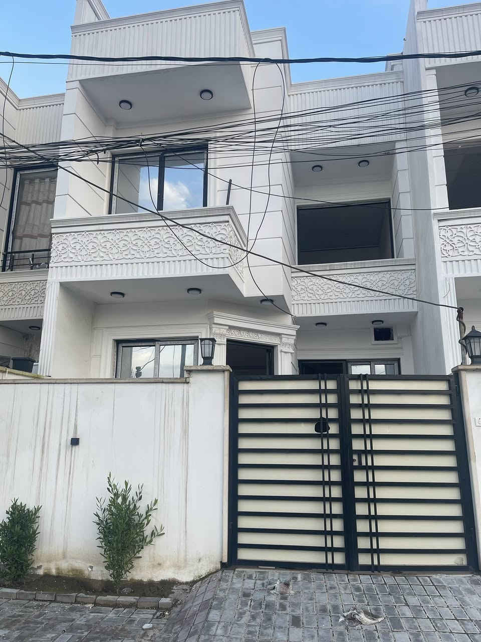 #بيت للبيع🏠

في حي البكر ١٠٠م

بناء حديث غير مسكون

البيت طابقين 

يتكون من عدد غرف ٢ في الطابق الاول

عدد غرف ٢ في الطابق الثاني مع هول و الصحيات

للتواصل:

مكتب (التاج الملكي) حي البكر بداية سايدين تايتنك 

مكتب (الياسمين) قرب نور ماركت 

الارقام 

***********اسيا

***********واتساب

للسعر يرجى الاتصال او المراسلة على الواتس...
