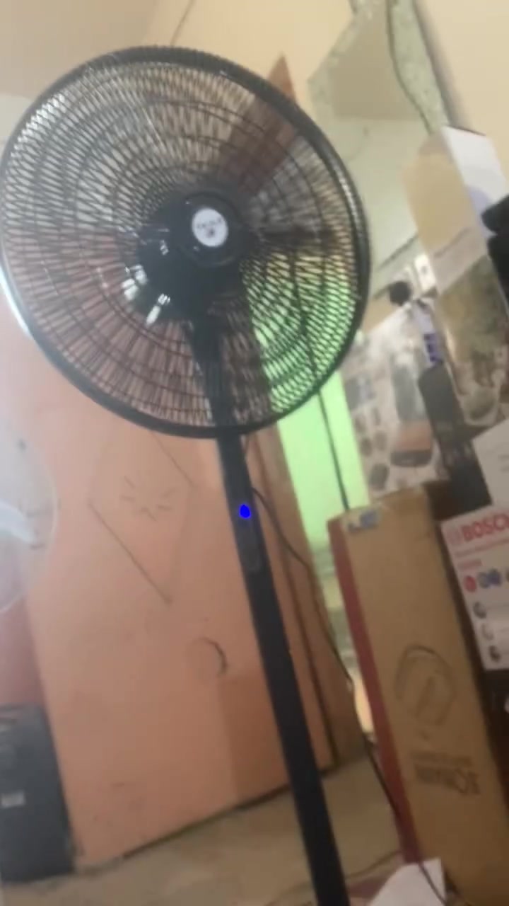 صباح الخير يوجد الدينا جهازه كهربائيه منزليه بسعر مناسب بيكم خير ودلو العنوان السده الهنديه حي البكر مجاور أسواق ابو عباس هاتف ***********
