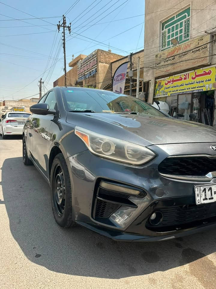 السلام عليكم
للبيع 

 

كيا فورتي 2019 

فئة fE

ماشيه 109 mi

نص فول 

تحكمات ستيرن

مثبت سرعه

حساس امامي

رادار امامي

محرك 2000 دوش 

گير cvt مع (منظومة تبريد للگير)

السياره بيها رصعات خفيفه وبيها طخطخه بالدوسه الي جوه الباب

السياره خير من الله 

رقم الجديد 

سنويه 2030

تحويل ثاني يوم 

حادثها جنطه ومرجع ع البارد 

مكان السياره / بغداد / البنوك

.

.

.

التواصل واتساب فقط او اتصال . 

***********

