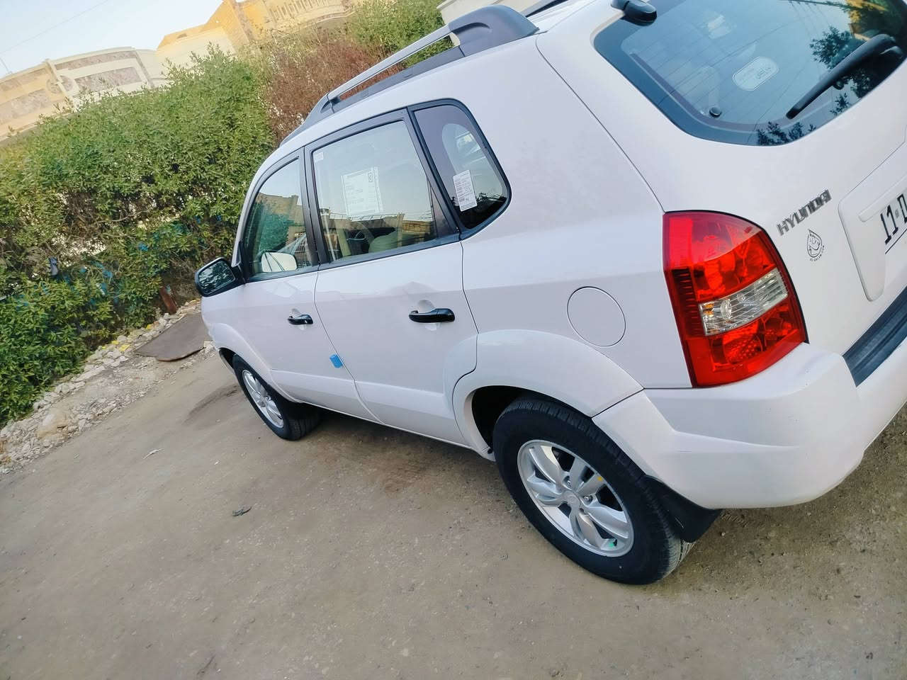 سلام عليكم 
توسان 2009 خليجي 
مكفولة من الصبع والضربه
محرك 2000
بسمي 
ماشيه 200الف
السعر118$ وبيه شي قليل
عنواني بغداد البلديات ***********
