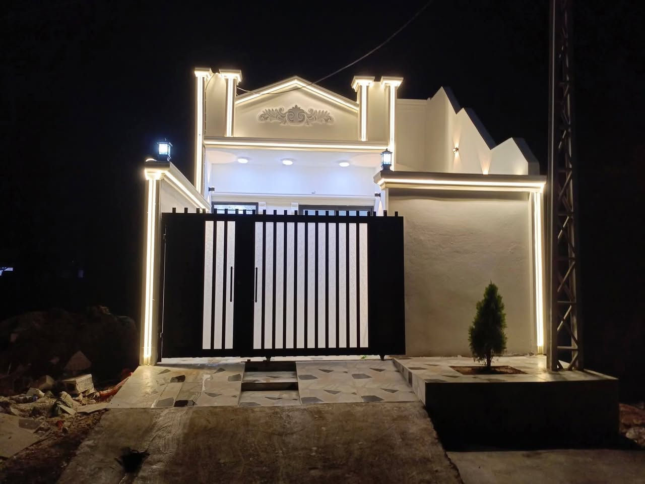 السلام عليكم دار للبيع ١٠٠ م طول العنوان حي العسكري الزراعي ثالث فرع قرب اسواق البركه فول مواصفات السعر ٤٣ للاستفسار الاتصال ع الرقم ***********
