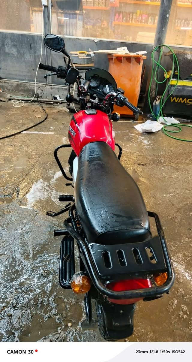 دراجة بوكسر مديل 22 نازله 23 كفاله دراجة مانقصه اي شئ
كهربايات شغال كلهن ماشيه 19 الف. وراقه كاملات صوليات حته وصل ما مصطفى موجود. مكاني بلديات ***********
