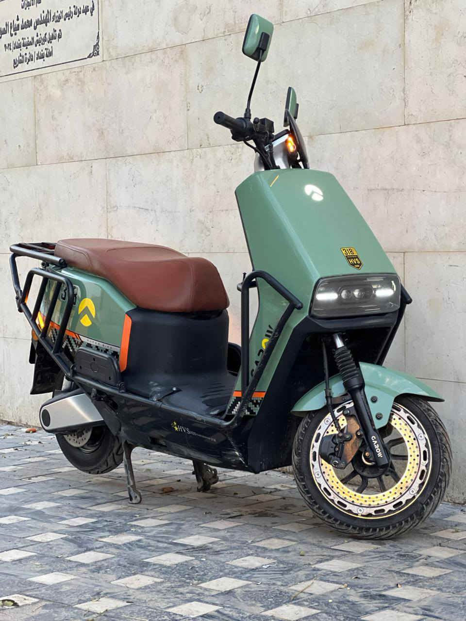 سلام عليكم شباب دراجه شحن للبيع نوع كارو دراجه عالميه استخدامها كلش قليل  دراجه تخبل والله مواصفات عالميه ومعروفه شركتها ومواصفاتها وصل المعرض موجود ابسمي دراجه ع فحص كامله مكمله من كل نواحي مواصفات

الموديل 2026
النوع كارو / GAROW
البطاريات 6 دبل نوع مسطره جرافيك 
التحويلات 1.2.3،4 
دبل إشاره 
اشاير رباعيه 
لايتات زنوزن
تشغيل عن بعد 
جهاز انذار السرقه 
مدرعه بل كامل360درجه 
لونها مميز كلش 
كشن سياحي  vib 
دكمه تفتح صندوق 
شاشه تاب تعرض الك كل عطل 
شاحنه اصليه تحتوي ع إيقاف ذاتي 
مري اصليه مال شركه 
بريكات دسكات دهن هدروليك 
اطارات جوبلس 
السرعه 80حقيقي 
 ملف بقدار 3600 ؤاط
اي استفسار اتصال

***********

مكاني بغداد
