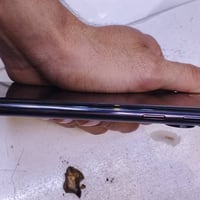 للترا اس٢٢ لون اسود مبدل شاشه وكامره اماميه مغوشه بس مو كلش نظافه ٩٥ ذ...