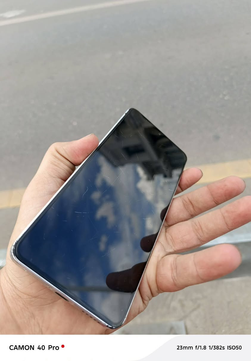 بوكو اكس 6 برو 5g
جهاز كلو شرط فقط
السماعه الخرجيه من تعلي الصوت بيها جزه 

ذاكره 512
رام 12 
بوبجي 120 فريم 

مراوسه او بيع
السعر 250 وبي مجال


**إذا كنت صاحب هذا الإعلان وتريد حذفه لأي سبب، رجاءا أرسل رسالة إلى الدعم الفني**