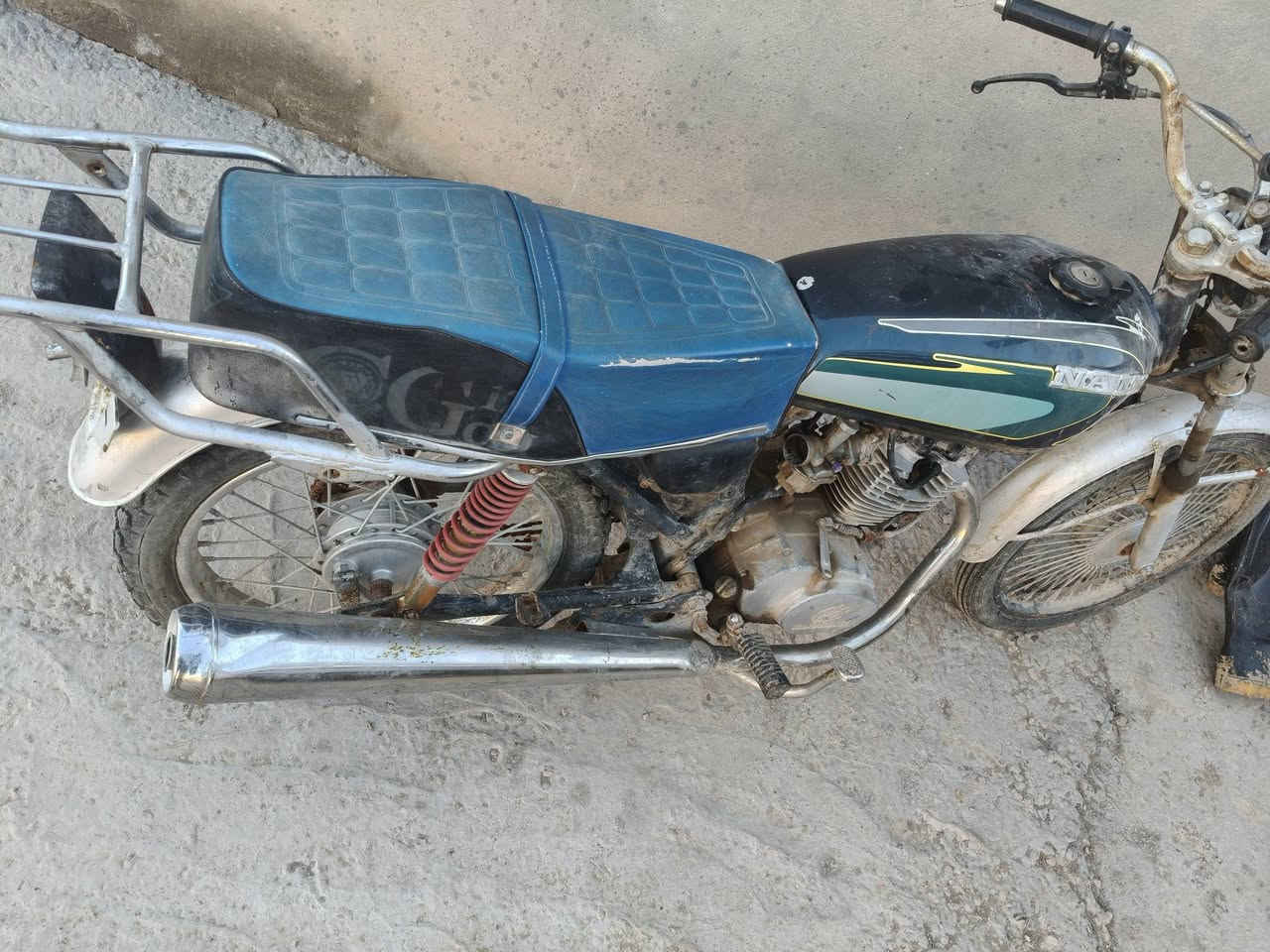 السلام عليكم دراجة لبيع كلك عاطله المكينه يرادلهه كور لن مكان بلك  مسحوك يعني شي على شي كوم حديد المكان الديوانيه السنيه 150وبيهه مجال ***********
