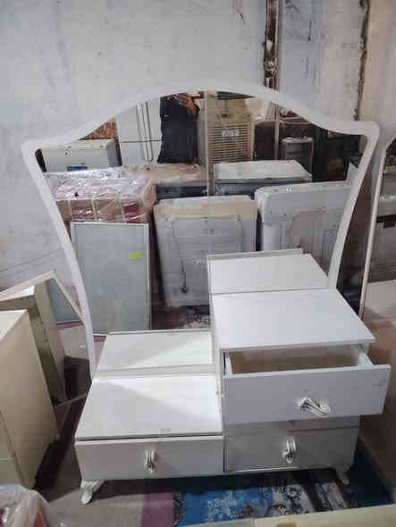 المجمع الوربي مقابيل المحطه وقود المحاويل الحكومي احمد عيدان الخفاجي ***********

 البيت التركي الأثاث الجديد 
كاظم عيدان ***********
