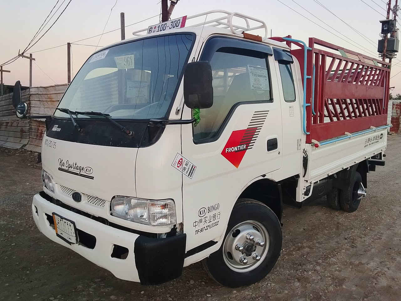 سلام عليكم                  كيا فحل فونتيره. ،،،،موديل 1999. رقم بغداد ألماني مشروع وطني تحويل  ثاني يوم. مكينة/كير/اكسن/شاصي/حداديه/تخم تاير/ مكفولات/،،،،دوشمه جديده،،،،محجر تفصال،،،، كهربائيات.                 كله.                        شغاله،،،،.                              رقم الهاتف(***********).      مكاني بغداد
