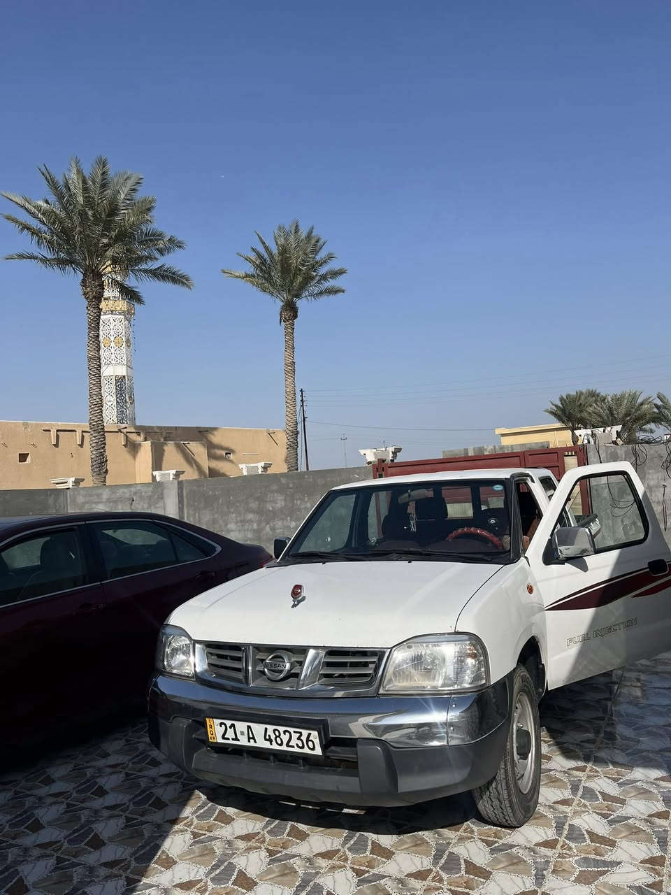 سلام عليكم عندي نيسان لبيع 2010سياره جديده سياره سعره125ورقه وبيه مجال السياره المكان لانبار فلوجهرقم***********
