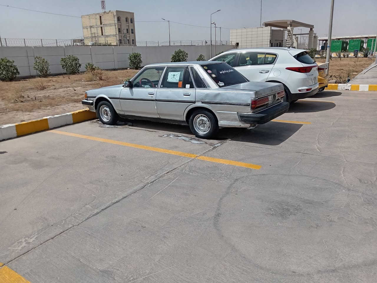 سلام عليكم ورحمة الله وبركاته
كروسيدا موديل ٨٨ ايسر بلاد كير مكينه
ونجي تبريد شغال حداده وتأيرات جديد
غرفه كارتون دشبول جديد كهربائيات شغاله
اكسن وكاردن وفلنجات كله جديد مشط جديد
سياره رقم بصره انكليزي سنويه ٣٠ بسمي
مكانه بصره زبير *********** سعره ٣٢
