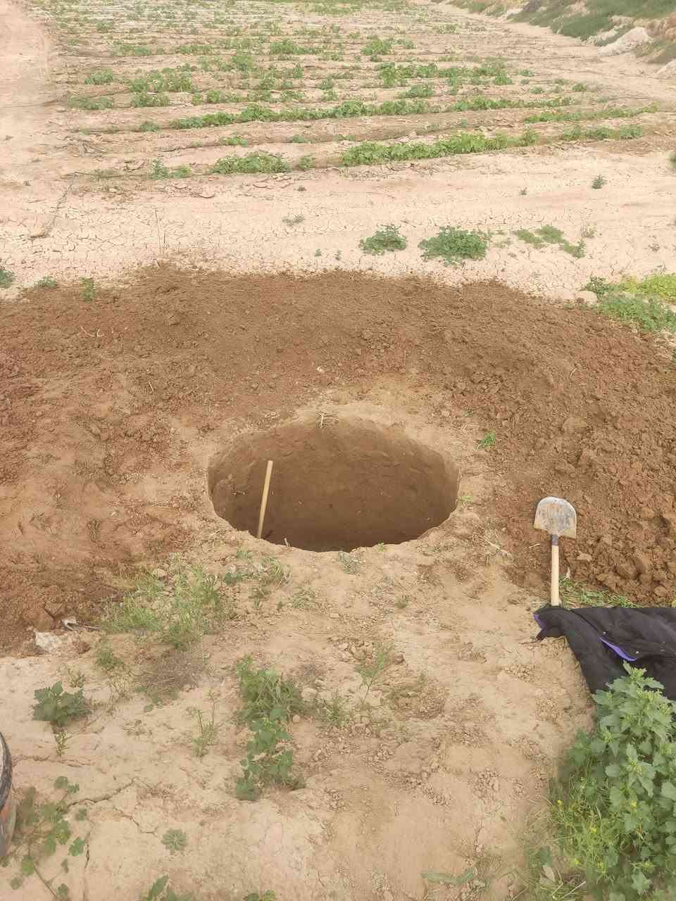 حفر خزانات دائري مع بناء وصب كامل درجه اولى اتصل ودلل
***********
