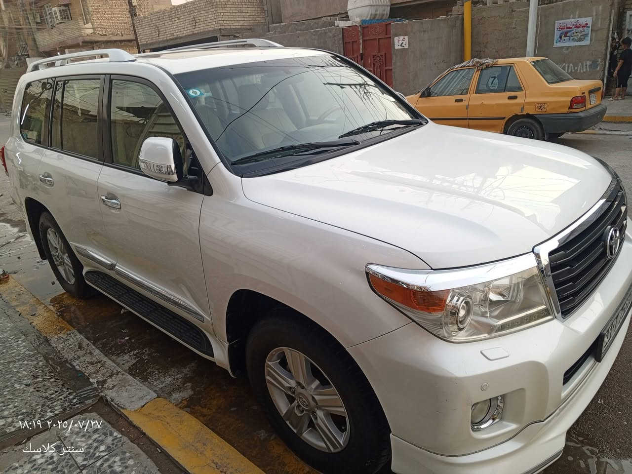 لاندكروز موديل 12 فطيم كفاله ماشيه 140قابل لزياده.شرط فيت بم الشركه ممفتوح مكاني بغداد *********** السعر 350$
