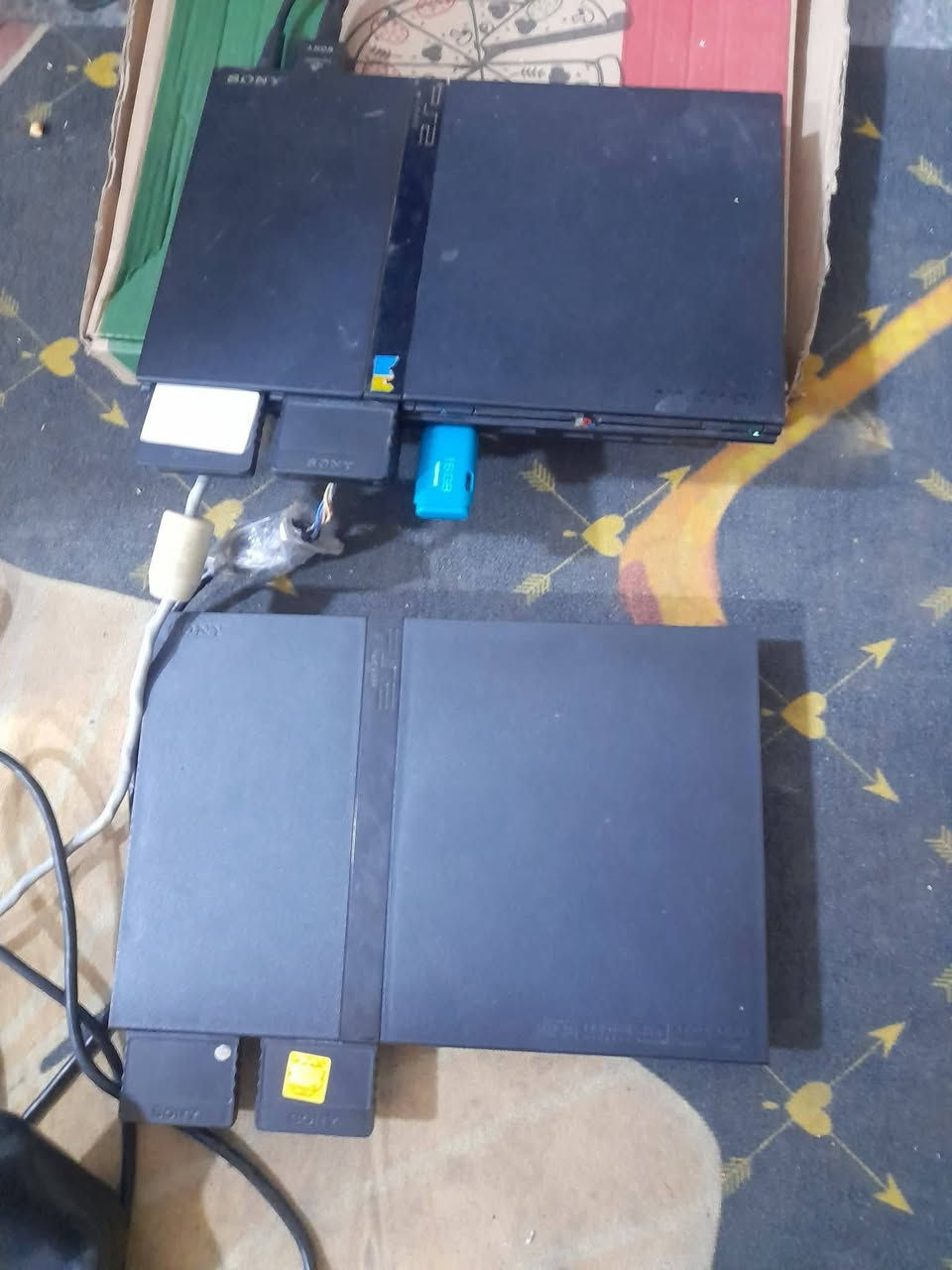 بلي2 عدد 2 للبيع الاول كامل يدات و فلاش ابو16 بي30لعبه سعره 50 وبي مجال والثاني فقط يدات ويا انته تشتريله فلاش وذاكره مايكلفن ب10لو15 سعره40 وبي مجال مكان بابل سدة الهنديه اتصل وبيك خير ودلل***********
