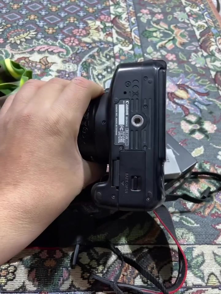 كانون 700D  بيها بس الفلاش ميرفع
ملحقاتها كامله  جلاتين شاحنه بطاريه ملحقات بل صوره فقط 

سعره 250 وبيها مجال قليل 

مكاني بابل _او موجود توصيل ما يعجبك المنشور اطلع كبل ❤️


**إذا كنت صاحب هذا الإعلان وتريد حذفه لأي سبب، رجاءا أرسل رسالة إلى الدعم الفني**
