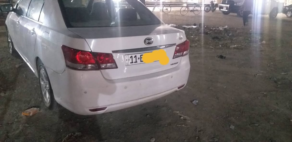 السلام عليكم سياره بي واي دي موديل ٢٠١٣ للبيع رقم بغداد دولي سنويته لل ٢٠٣١ مشروع وطني مكينه وكير كورلا بيكاتشو شاشه فتحة سقف بصمه تبريد شغال تخم تاير باتري جديد بيها مكانات صبغ وبيه ضربه خفيفه بالجامرلغ اللي خلف السكن سياره خير من آلله السعر ٤٧ ورقه المكان ديالى الرقم ***********
