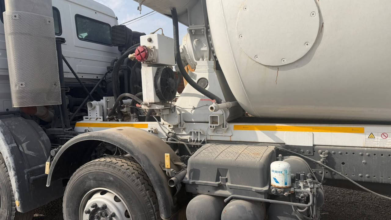 السلام عليكم للبيع سياره اكتروز خباطه  مديل 2006 جدر عشر متر مكعب كير عادي 
باقي التفاصيل اتصل ***********
