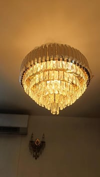 السدة حي الري • معرض ابيض • ثريات 2