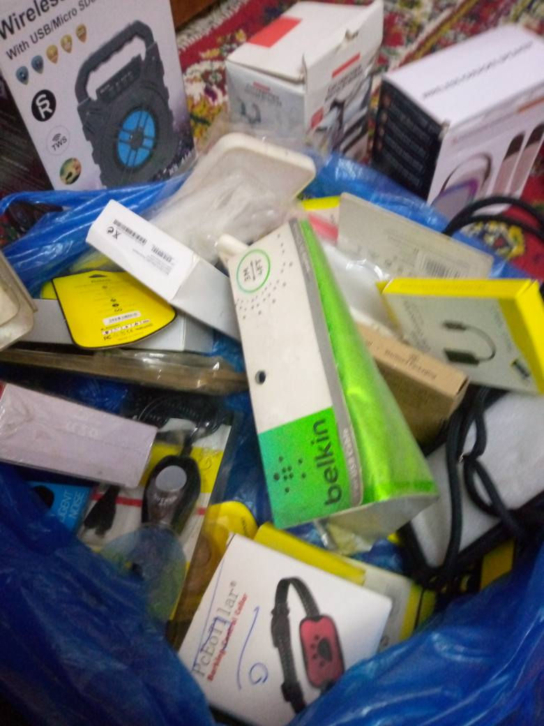 غراض كترونيات كلها شغالة ام بي ثري العدد 3 راديو قديم شغال شاحنات نافورة على الطاقة الشمسية وبعد هواي غراض كلهن 35 الف والي يريدهن يجي خاص البيع شلعة ماابيع مفرد عمارة, ميسان


**إذا كنت صاحب هذا الإعلان وتريد حذفه لأي سبب، رجاءا أرسل رسالة إلى الدعم الفني**