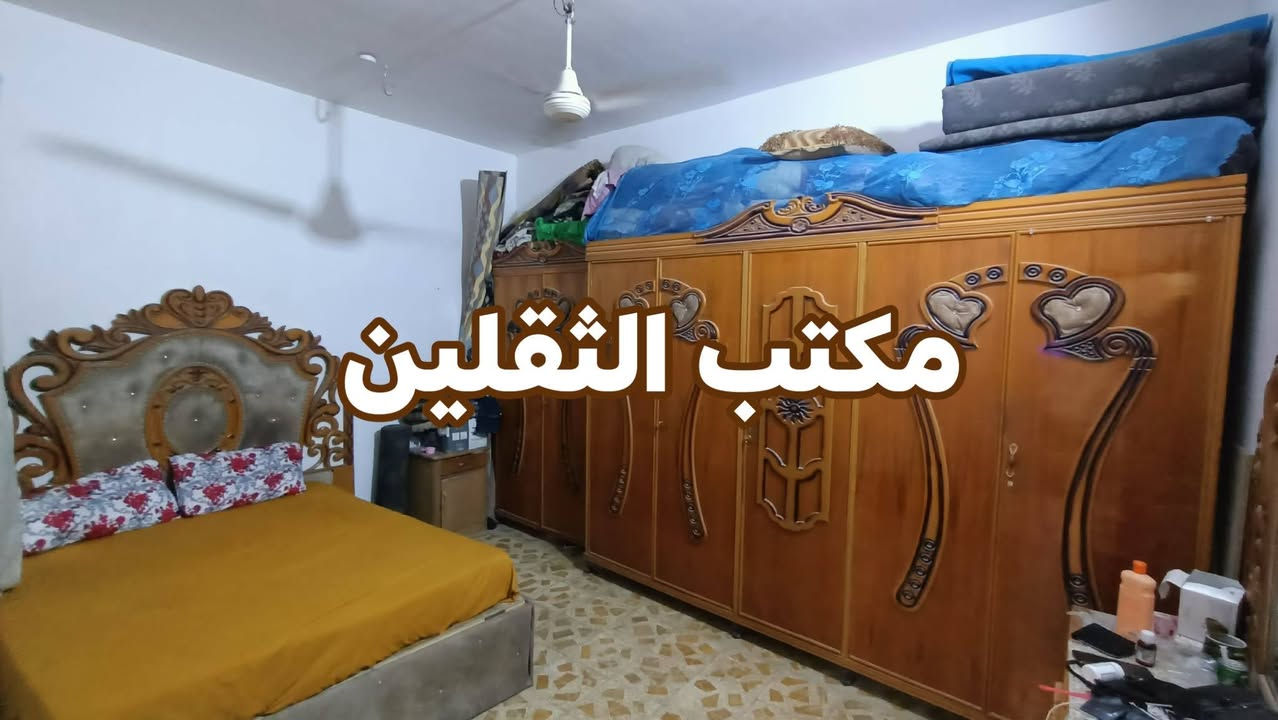 دار للبيع في حي الميلاد منطقه ال 44 خلف شارع الجنه مساحه 100 متر طابقين درجه اولى البناء صب كونكريت
 استقبال مطبخ صاله غرفه صحيات 
طابق الثاني غرفتين نوم صاله صحيات
 للاستفسار اكثر اتصال
***********
واتساب متوفر او مراسله الصفحه 
نستقبل جميع العروض العقاريه في حي الميلاد والنداء وعرصات النقابات
