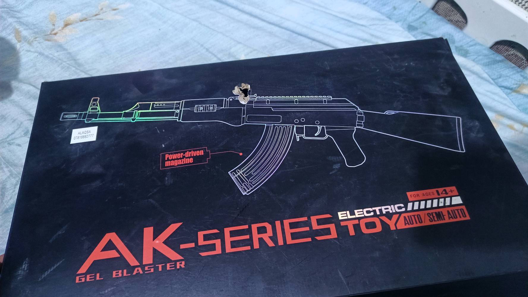 سلام عليكم رشاشه بندقيه لصناعه عالميه ع شحن كلش قويه وحلوه وترمي صلي ومفرد ام جيلاتين وياها جيلاتين 
هل تأتي البندقية مع بطاريات قابلة لإعادة الشحن؟: 
نعم 