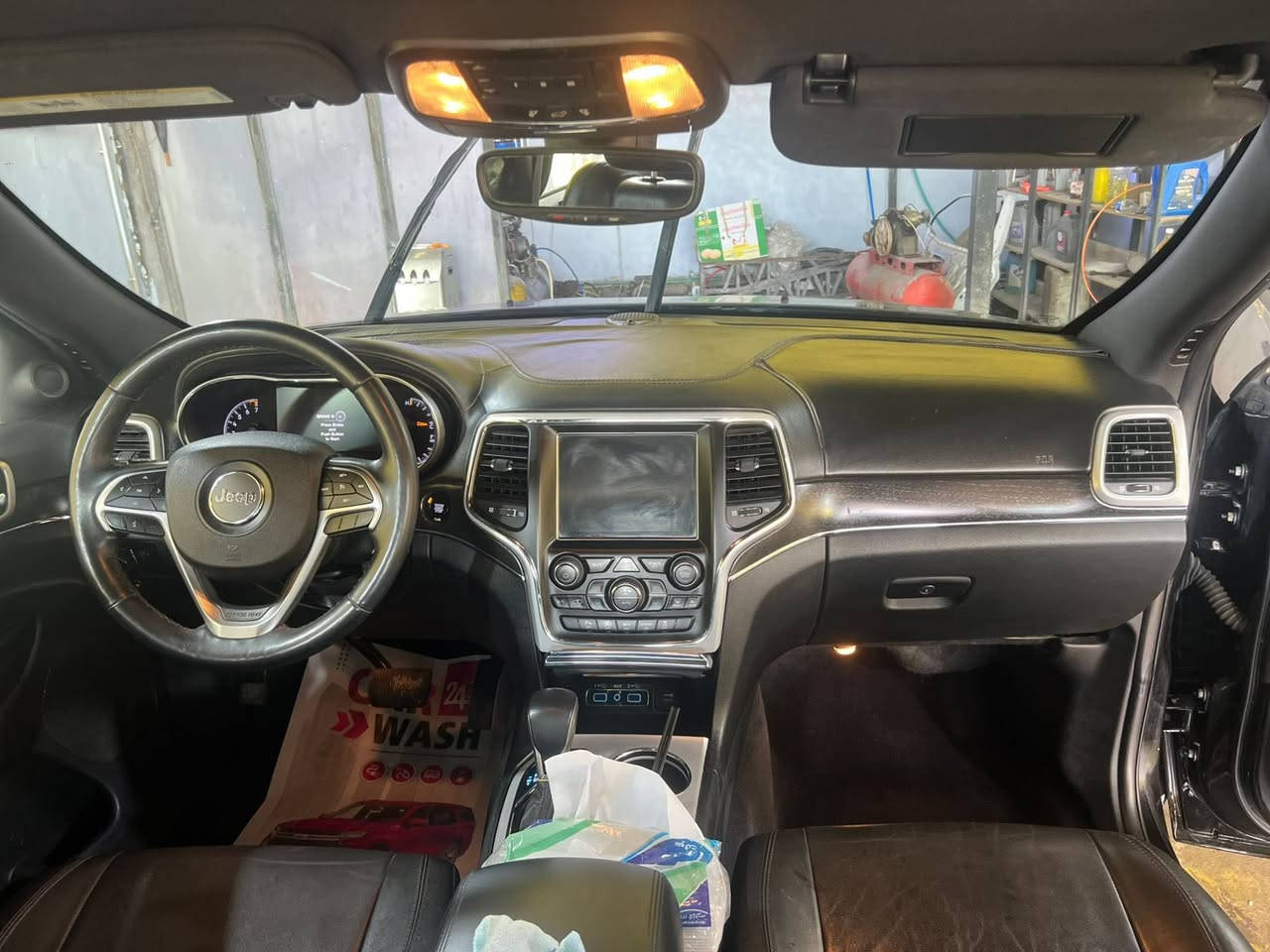 جيب شيروكي مديل 2018ماشيه 60 استخدام شخصي بسمي حادث جاملغ وبنيد فقط سعرها 265وبيها مجال بسيط رقم بغداد التواصل مع *********** مكلف بالنشر اتصل عالرقم واستفسر
