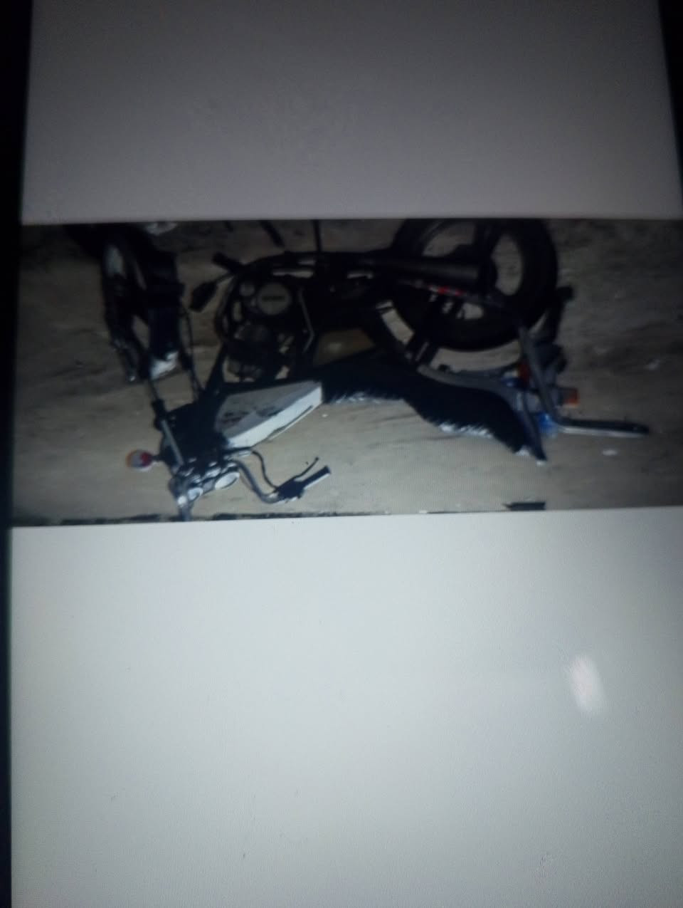 السلام عليكم ماطور البتر للبيع تايرات جداد السعر مناسب 350 بي مجال اتصل ***********
