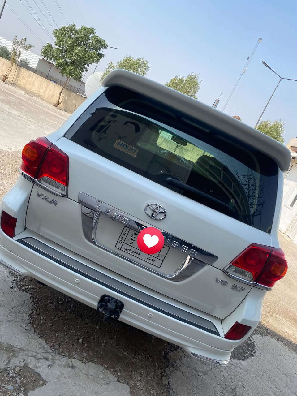 السلام عليكم لاندكروز 7-5.  V 8مديل 2013 سياره مصفح بل كامل و مذكوره في السنويه مصفح سياره جديده  مكفوله من صبغ وضربه لاستفسار اتصل ع راقم *********** العنوان بغداد شارع فلسطين
