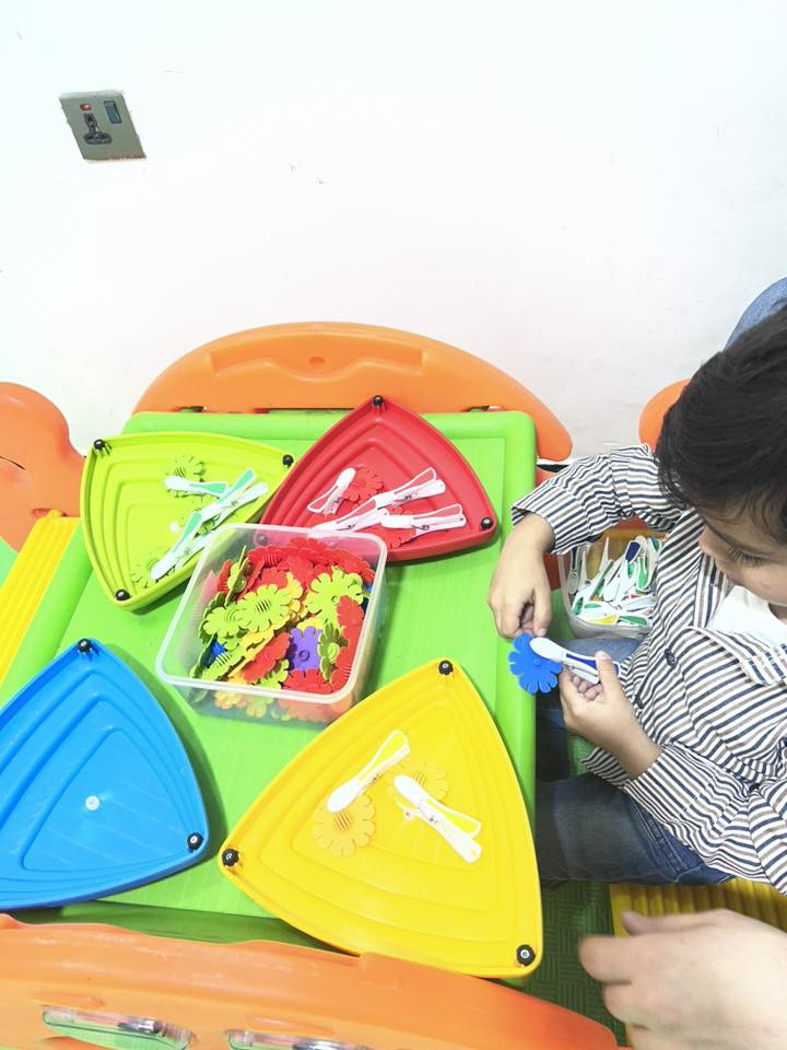 أكاديميه التميز لتدريب أطفال التوحد ومشاكل النطق والتخاطب وتنميه مهارات الطفل وتعديل السلوكيات وتوظيف المهارات 
وتاهيل وتدريب أطفال بطيى وصعوبات التعلم 
العنوان المنصور البيجيه 
الواتساب ***********
المركز مجهز بكاميرات 
وبأحدث الوساىل التعليمه 
ومناهج متطوره 
وكادر مختصص متطور 
ويدخل الطفل تتقيم شامل مجاانا 
ويصمم خطه هادفه حسب نقاط الضعف للطفل
