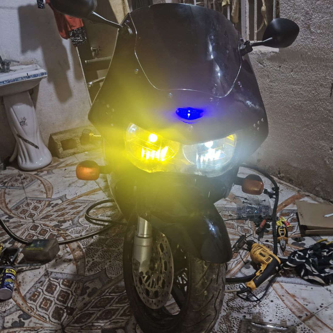 بطح cbr919 جاهزة من كلشي سرعه 300 اول وثاني وثالث بطناش شرط تاكل الكاع ادامه قبل يومين
تايرات جدد
ابريكات جدد
زنجيل جديد  
كفرات مصبوغه جدد
كلجات جدد
اشاير هورن سلف اضويه كل الكهربائيات شغاله 
حماوة تنساهة 
تزويدات كبال العين بلمقطع واضح مفتوحه مرة وحدة قبل 4سنوات تنسه شي اسمه حماوة  مرايات جدد سعرهة 16ورقه وياهة مكاتبه المعرض الطالعه منه  الاستفسار الاتصال على الرقم ***********
