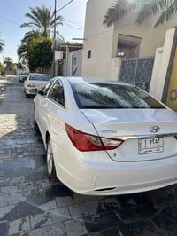 سوناته موديل 2011 خليجي بيه باب خلفي مبدل وكاله نف لون والباقي كفاله م...