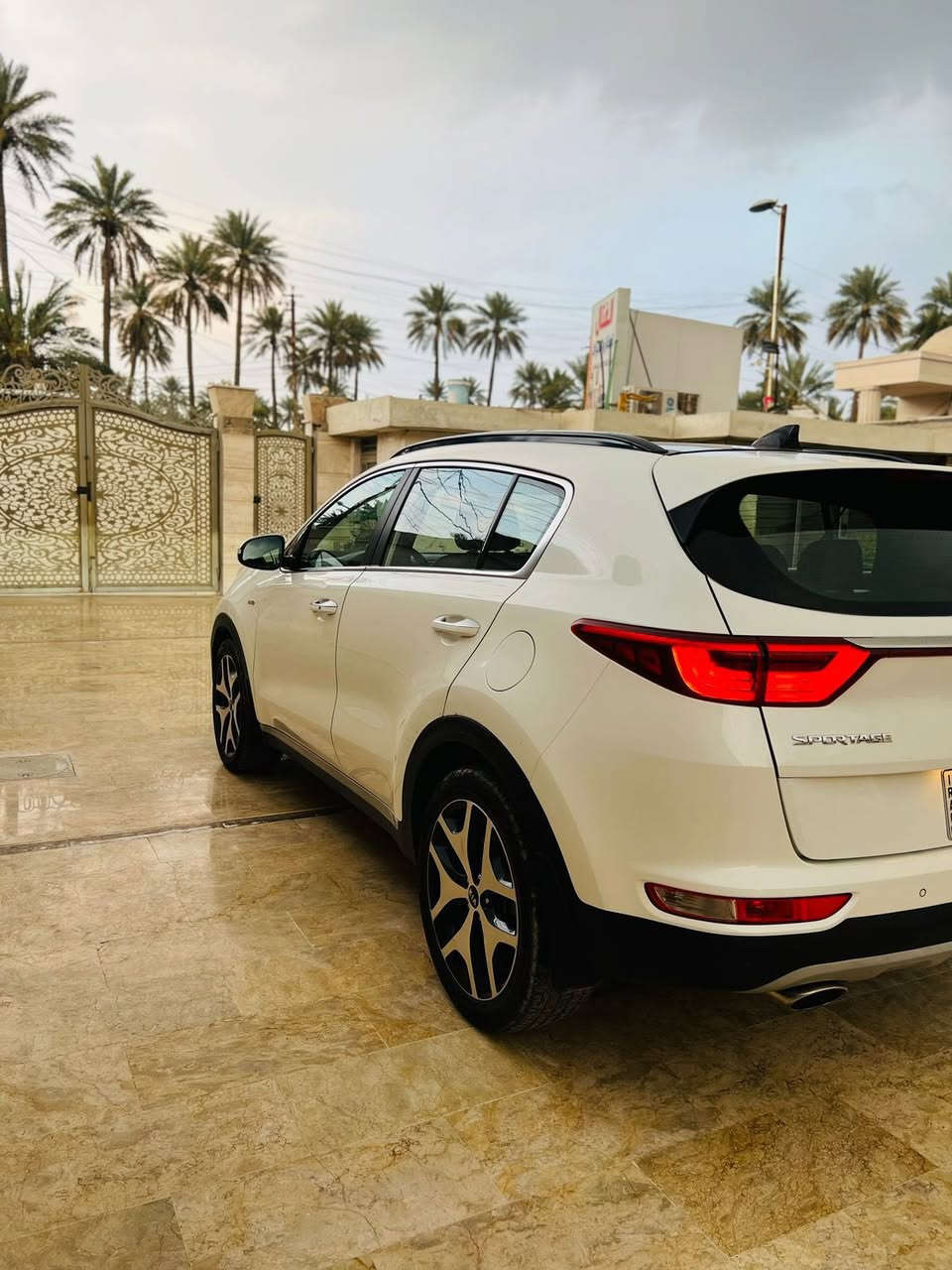 سلام عليكم GT. LAIN
2018
خليجي 
ماشية 107. Km
فقط باب خلفي بيها
فول مواصفات 
مكاني بغداد الكاضمية 
***********
