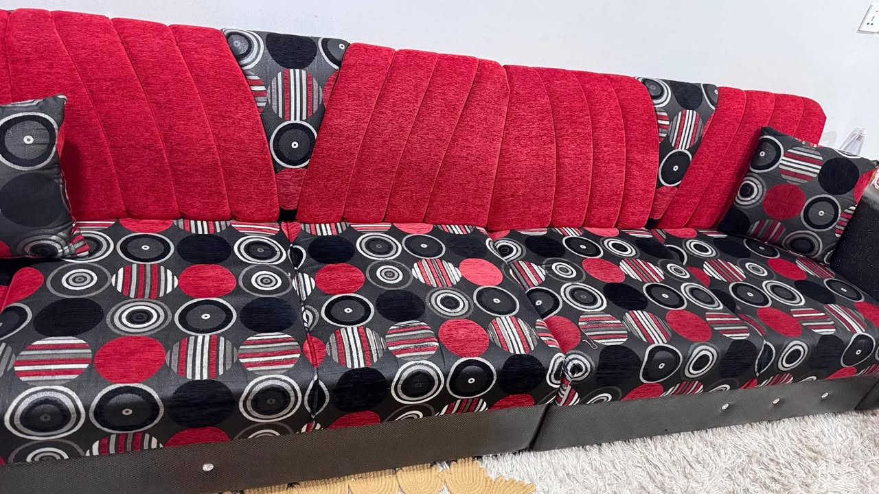 ديوان للبيع
قياسو 7 متر  خشب جام شغل عراقي 
حرف L السعر 350 الف وبي مجال 
*********** اسيا 
***********كورك
