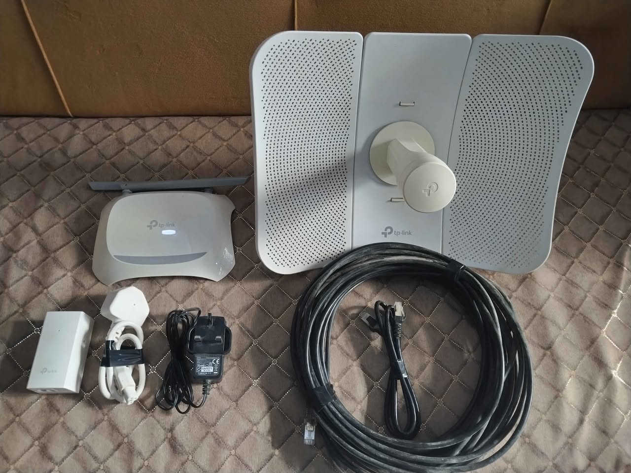 شبكة كاملة و جاهزه 
السعر 65 و بيها مجال 
......***********...... كربلاء, العراق
