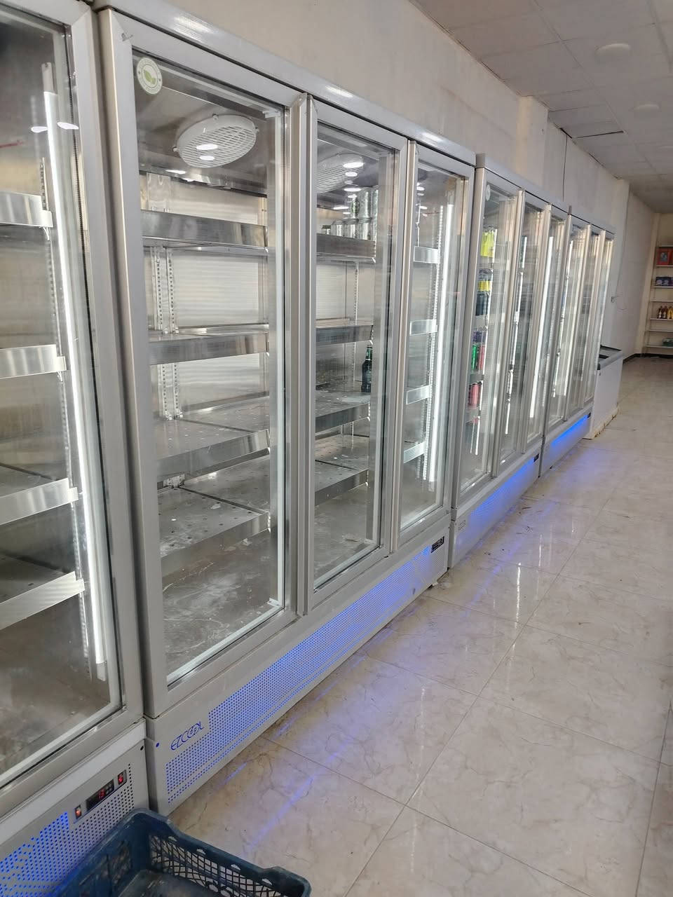 عارضات ٣باب للبيع
استعمال ٥٠يوم
للاستفسار الاتصال على ***********
