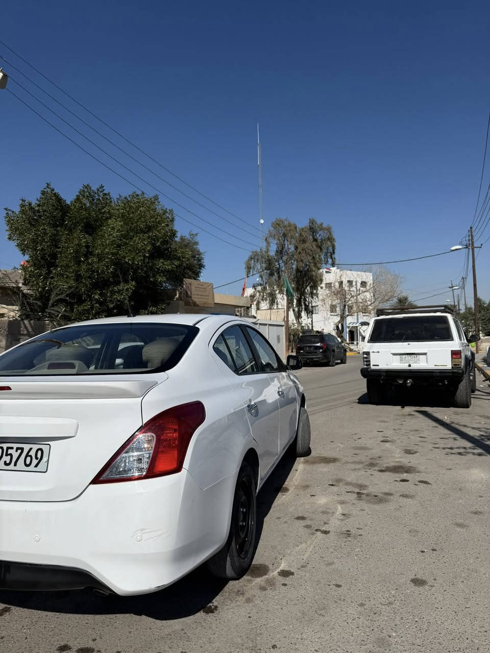 من رخصه لادمن 
نيسان سني الهندي بليته الزركه  2022
سياره كفاله عامه 
السعر117وبيه مجال
غير متواجد ع نت رقم الهاتف ***********
