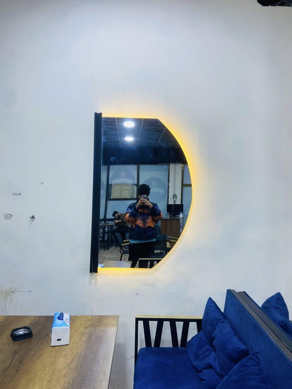 نعلن وبكل حماس افتتاح
كوفي شيشه ☕💨
 اوقات 
العمل 
8صباحاً - ١ ليلاً 
مكان مو بس كوفي…
مكان يجمع المزاج العالي، الضحكة الحلوة،
والقعدة اللي تطول وانت مرتاح 😎

☕ قهوة تضبط يومك
💨 شيشة نكهاتها فخمة وموزونة
🎶 أجواء شبابية تعيشك اللحظة
👥 قعدات أصدقاء، سهرات، ولمّات ما تنمل

تعال وخلي مزاجك علينا،
وخلي الهدوء والدلع يبعد عنك ضغط اليوم
كوفي شيشه
وين القعدة تصير حكاية،
وكل زيارة تكون غير عن قبلها 🔥

📍 الموقع:
الأنبار – هيت
شارع مستشفى
مجاور معرض سلام

🔥 بانتظاركم بأقوى افتتاح
ولا تنسون… المكان هذا معمول حتى يناسب ذوقكم 😎💨

نراكيلكً وعصايرك جاهز قبل لا تطلب 
هلا بيكم


**إذا كنت صاحب هذا الإعلان وتريد حذفه لأي سبب، رجاءا أرسل رسالة إلى الدعم الفني**