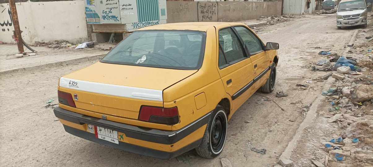 بيجو جيلكس موديل 2009 السياره مكفوله من ضربه والصبغ عده طخه يم باب سايق مكينه جديده تجفيت عام عينه وصينيه جديد كامله السياره عليهه هيئه 375  وسنويه ساقطه سعره 18 قفل استلم صافي لحد يخابر ويكول تفاصيله كلهن مذكورات 
*********** مكاني بغداد الشعب
