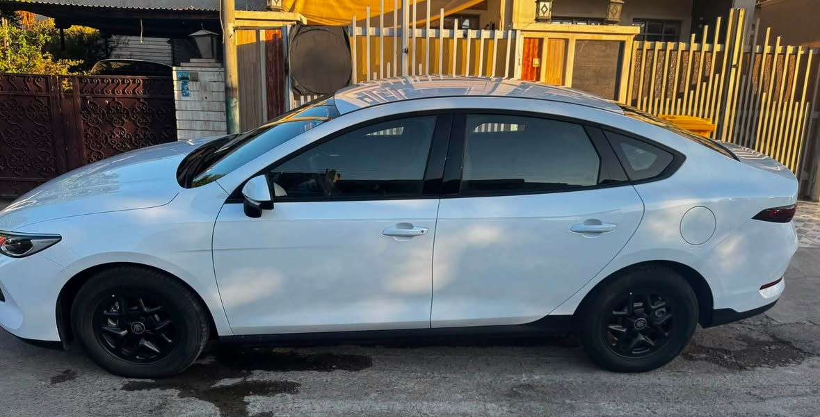 � للبيع BYD Qin Plus
مديل 2025 
مرقم بغداد لوحات وسنوية بأسمي
كفالة عامة من الصبغ، التبديل، البارد، والتكحيل.
الممشى 200 كم فقط. الكلي
السيارة بحالة الوكالة، ولا تحتاج أي مصروف.
جميع الأغراض الأصلية موجودة، مع الشاحن الأصلي وكامل ملحقاته.
📍 الموقع: بغداد.
💰 السعر: 19 مليون 
موبايل  : ***********
