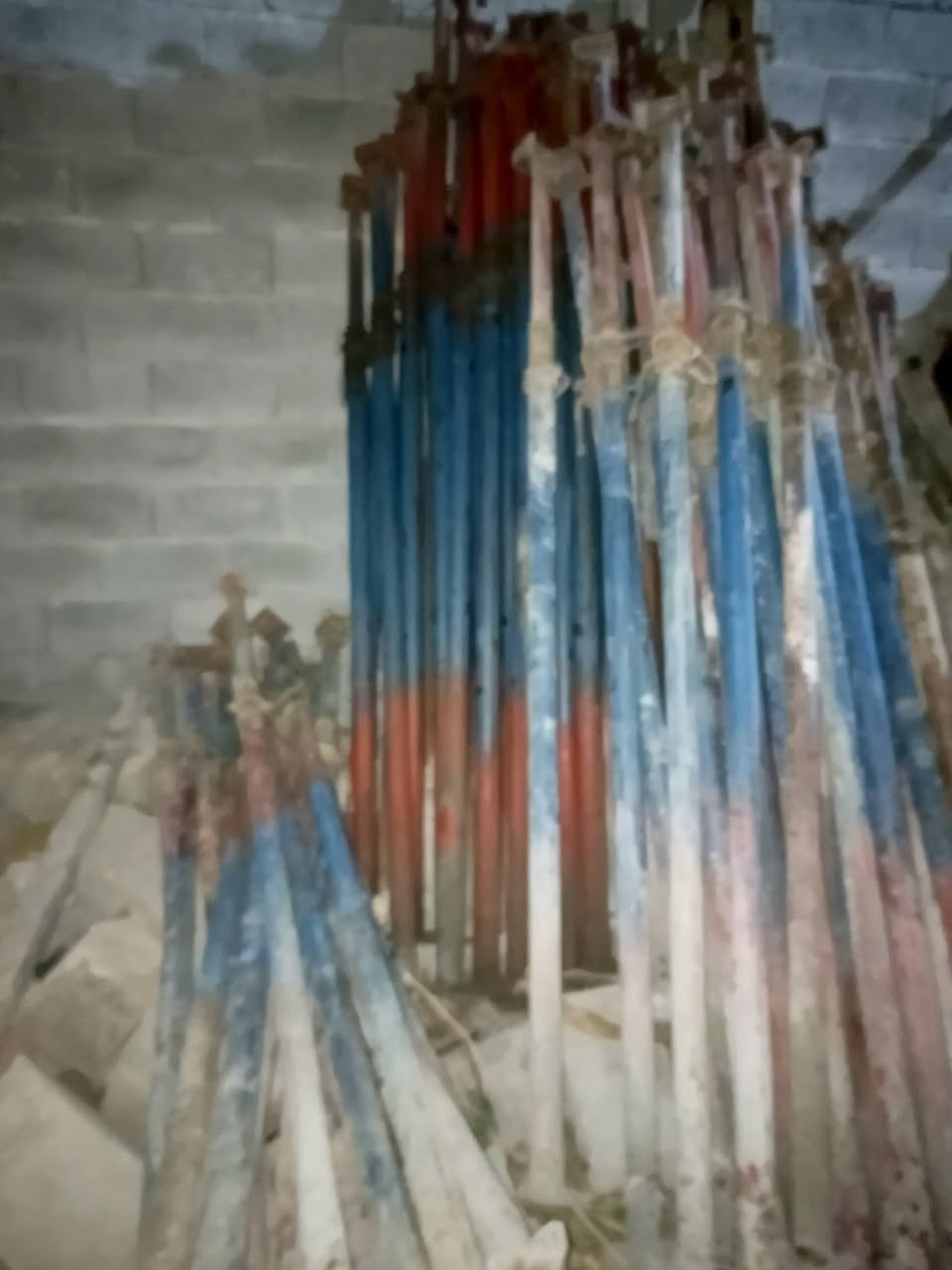 السلام عليكم جكات البيع حاضن طول 4متر نضيف سن خشن كلهن شغالات بكانهن بغداد المدينه الرقم *********** السعر تصل او بيك خير او تدلل
