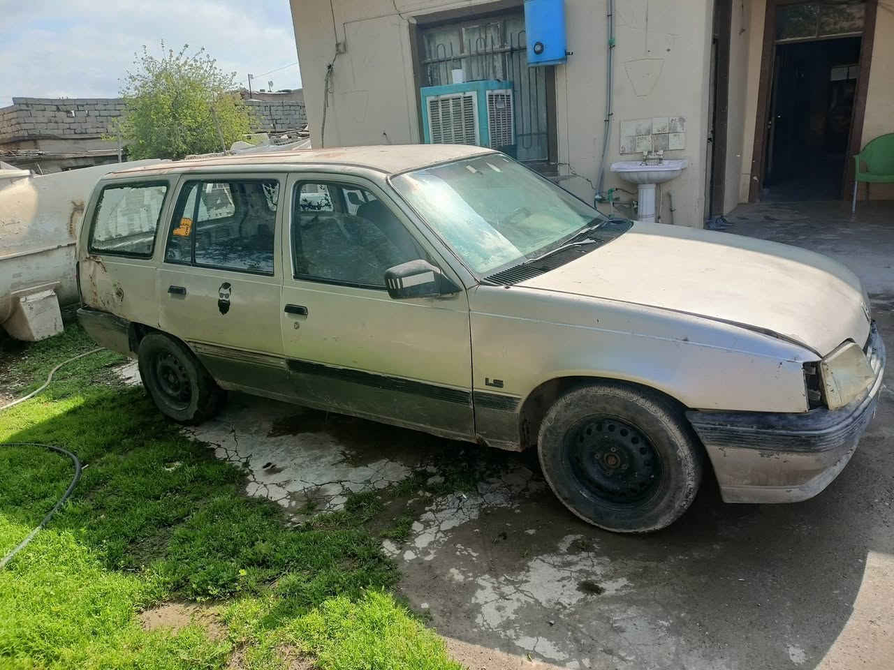 كاديت ستيشن شغاله كامله محرك 16 فحص صلاح الدين تريد وكاله تريد تحويل السعر 11 وبيها مجال قليل 
بسعر التسقيط المكان القياره 
***********
