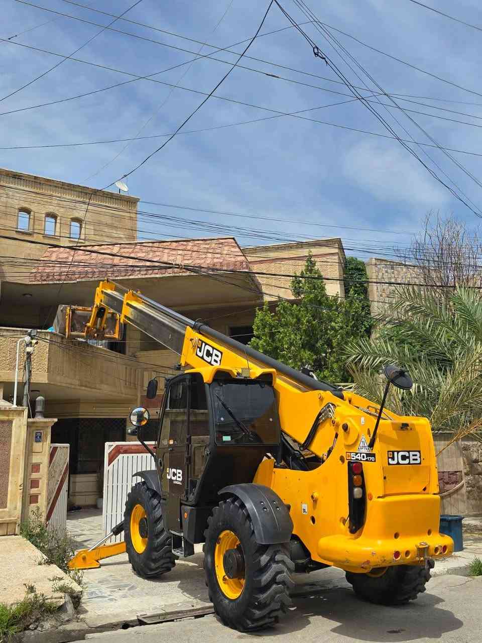 للبيع 🧲 رافعه جي سي بي jcb سلايت
موديل 2016 🪝( 17 متر ) انجكتر  بلادي  ليڤر واحد ☝️ جك سنتر طخم تاير ( حجم 24 ) ( مشتغل  5000 الف ساعه ) مكينه وكير واكسلات  كله مكفول
👇👇صاحب الرافعه 👇👇
*********** كورك

*********** اسیا
