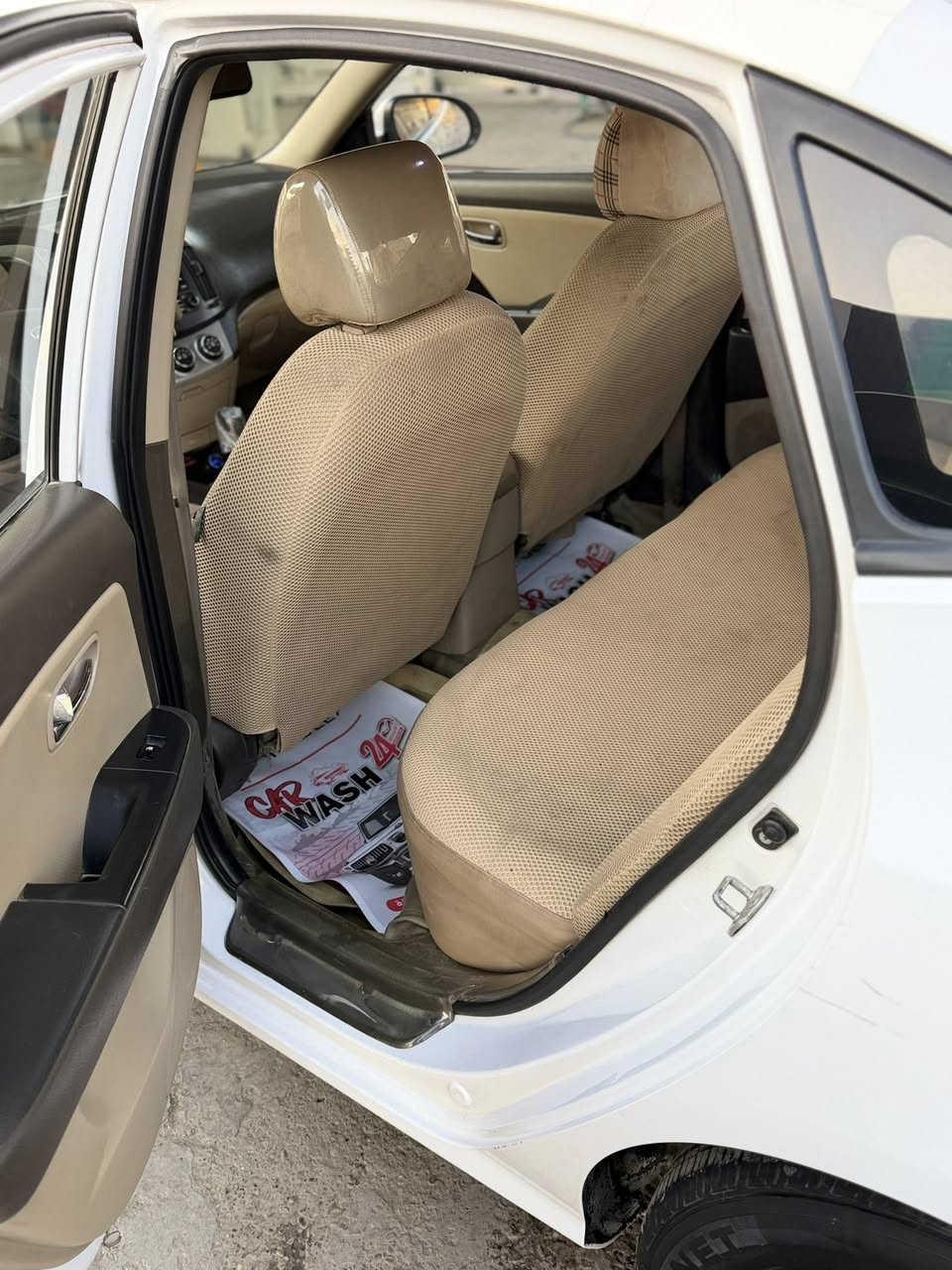 السلام عليكم الأنترا
موديل ٢٠١١ خليجيه
مكينه.     ٢٠٠٠
رقم بغداد 
بني رامه 
اريل كهربائي
اشاير بل مري
كامره خلفيه
تخم تاير
تبريد شغال جديد
كشنات مخمل 
ماشيه 176 الف
سنويه2030
ارقام نكليزيه 
تحويل ثاني يوم مشروع وطني
المكان بغداد مدينه الصدر
رقم الهاتف ***********
