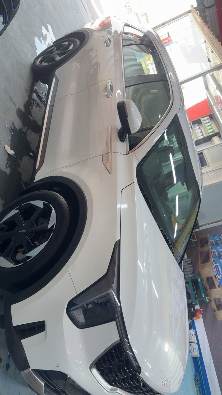 السلام عليكم سورنتو 24  مواصفات معروفه فول عده الفتحه  بيه بارد اباب السدر وشويه بالجاملغ  ماشيه 70 
6 سلندر 
***********
النجف الاشرف 
السعر 310 وبيه مجال
