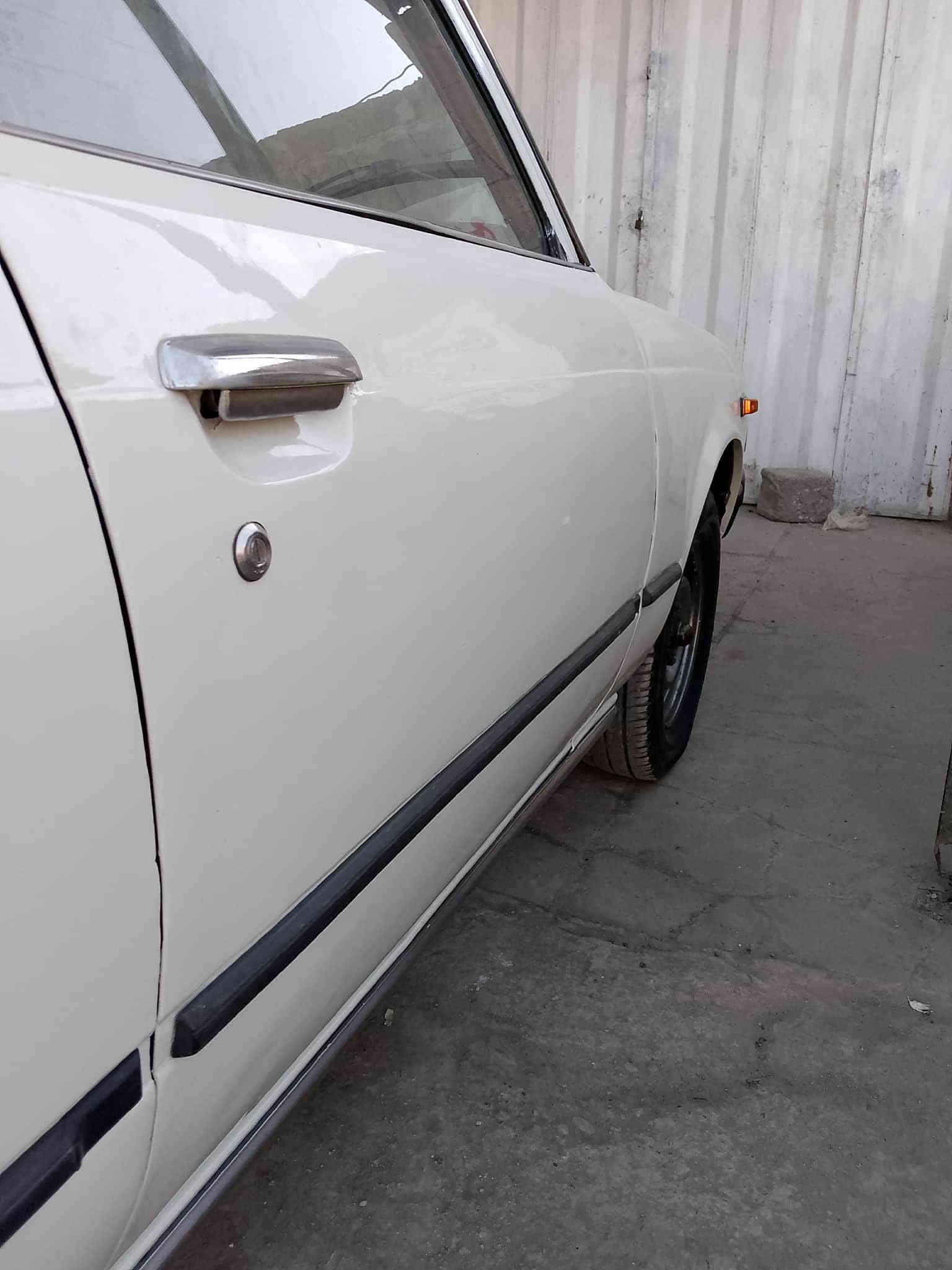 السلام عليكم للبيع كرونا موديل 1980  محرك وكير واكسن كلش نضيفات كهربائيات كلها شغالة تخم تاير مصبوغة احزام بسمي رقم بغداد الجديد السعر ٣٢ هاتف ***********
