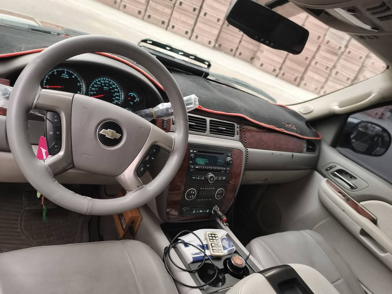 سلام عليكم تاهو فول موافات ادات ما مطلوبه ايشي سياره كفاله بس بيه طخه بل بنيت و مسويهه وبيه بارد شبر بل باب سياره مري شفط فتحه سعر ٩٠ بيه مجال سياره مديل ٢٠١٤ عنوان بغداد ***********
