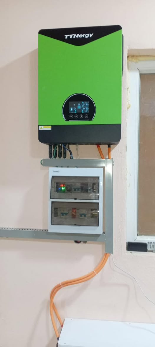 من  أعمال مكتبنا لشهر رمضان المبارك تجهيز ونصب منظومة طاقة شمسية قدرة 32A نهاري و 16A ليلي  بأستخدام الواح لونجي وجهين قدرة 615W عدد ١٦  وانفيرتر نرع انرجي قدرة 10.2 KW وبطارية ليثيوم قدرة 16KW نوع انرلوشن بضمان حقيقي لمدة خمسة سنوات لمكتبة النور في قضاء هيت للاستفسار الاتصال على الرقم *********** ابو انس
