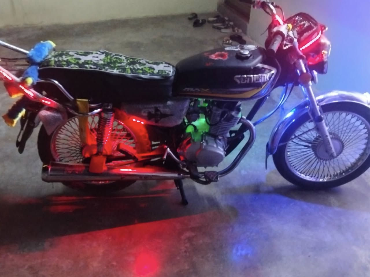 سلام عليكم دراجه سونيك للبيع موديل22 سعره 400 بيه مجال عنوان بل55 قرب أقصو مول شراي يراسلني أو واتساب اب هاذا الرقم***********
