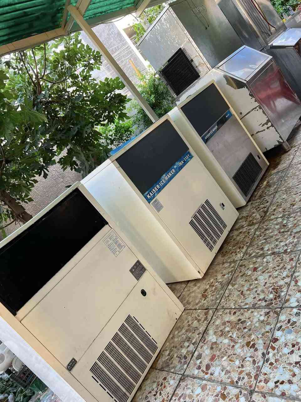 وصول مكاين ثلج بلوري صناعة كوري انتاج 100كيلو في اليوم الواحد اخو الجديد كلش نظيفات وبشرط الفحص مكاني بغداد الاستفسار ***********
